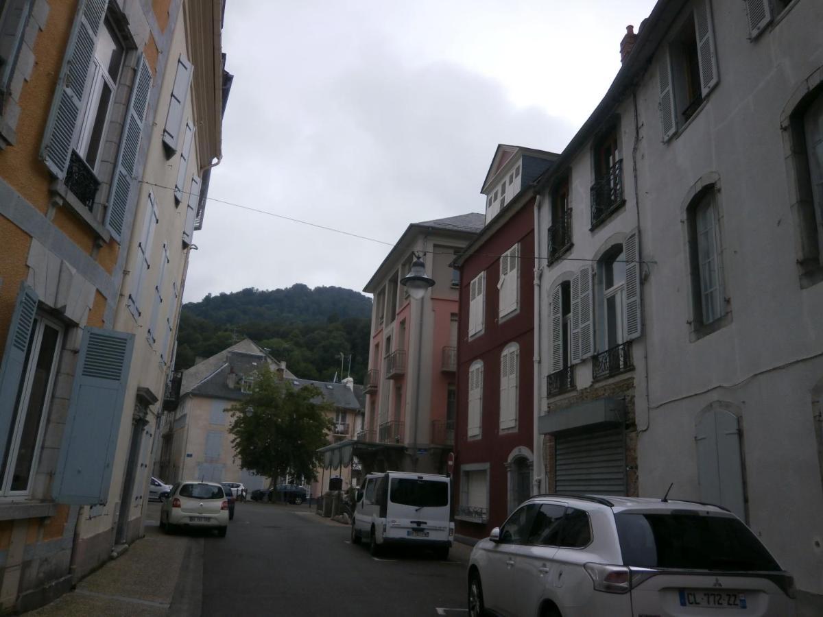 Coeur de ville, loft 3 étoiles lumineux au pied des Pyrénées Bagnères-de-Bigorre Esterno foto