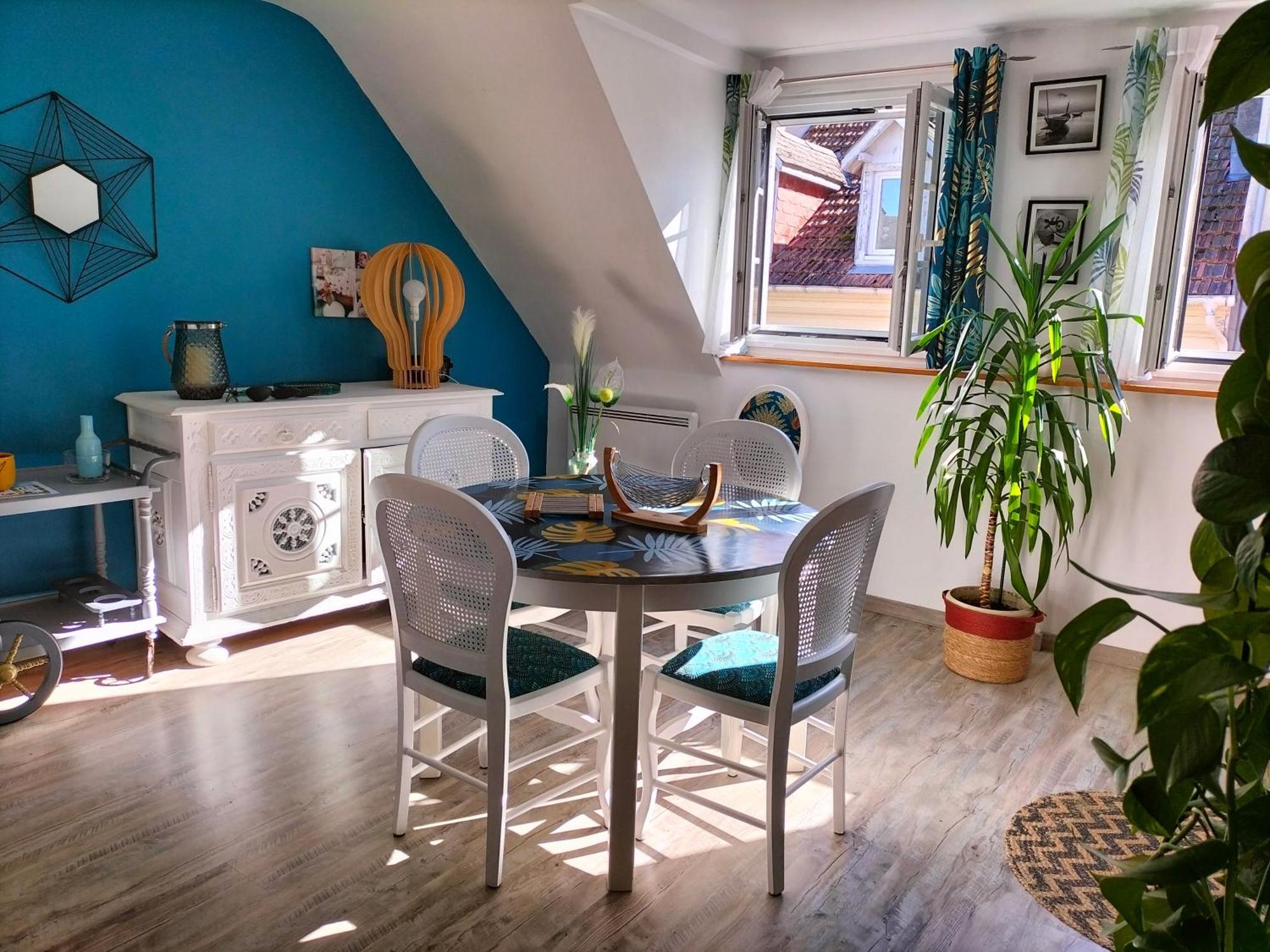 Coeur de ville, loft 3 étoiles lumineux au pied des Pyrénées Bagnères-de-Bigorre Esterno foto