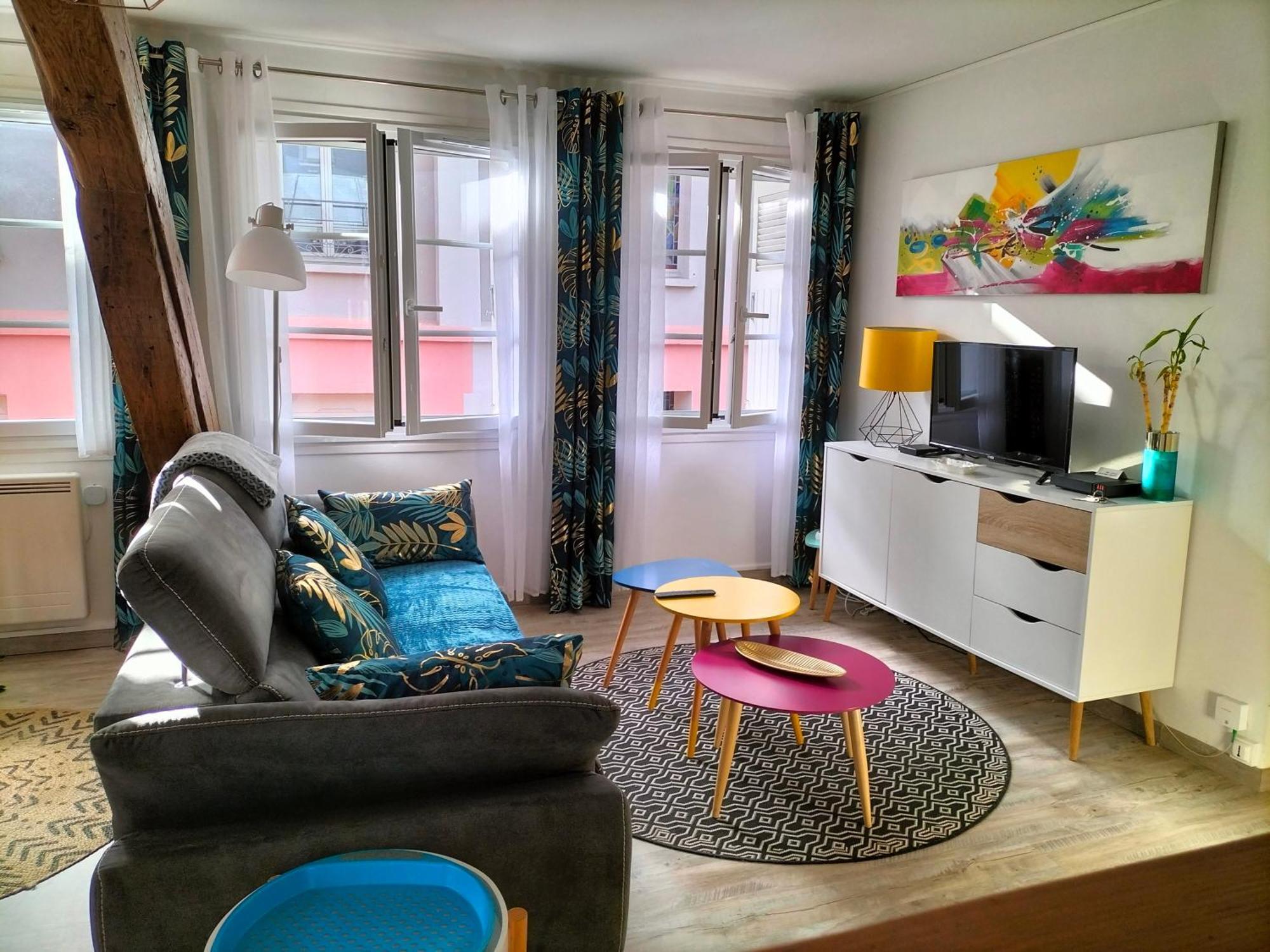 Coeur de ville, loft 3 étoiles lumineux au pied des Pyrénées Bagnères-de-Bigorre Esterno foto